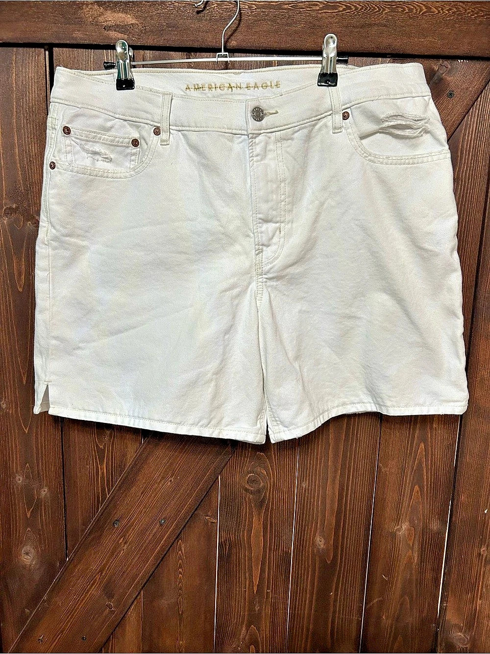 American Eagle Strigid Bermuda Shorts in White Waist 14